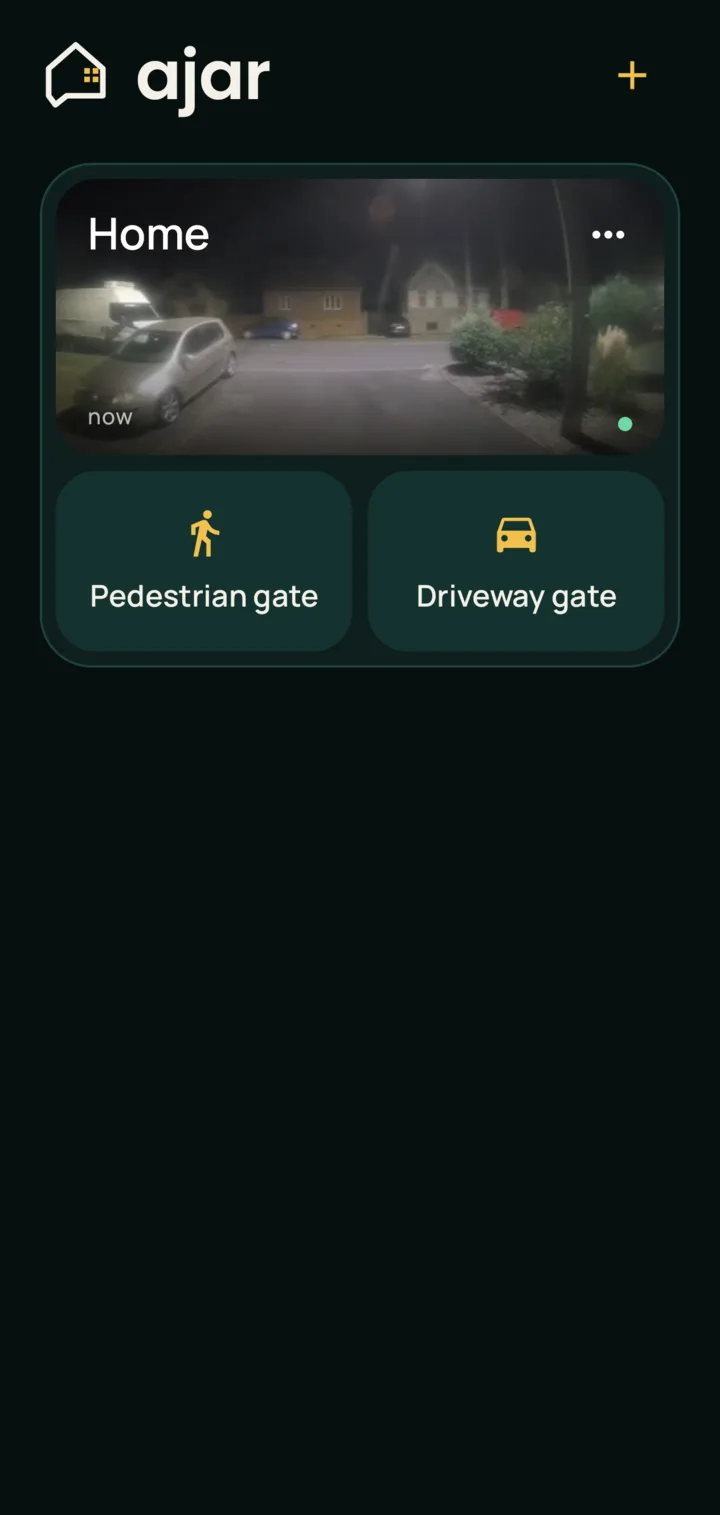 The ajar app on Android: the home screen with the gate buttons